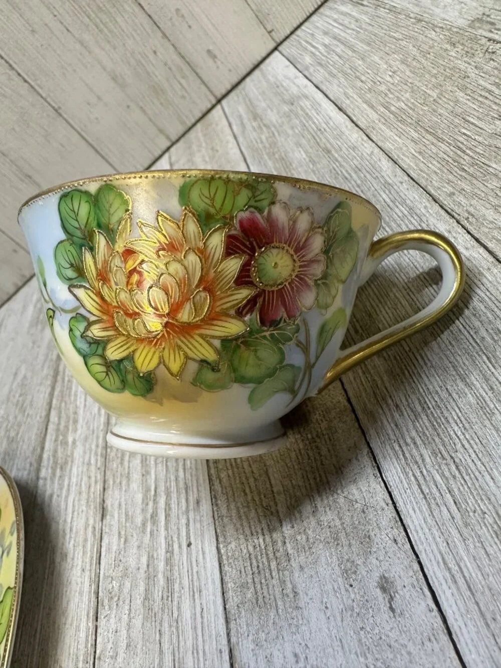 Vintage Shofu China Tea Cups & Saucers Floral Design Gold Rim Japan - Set of 2